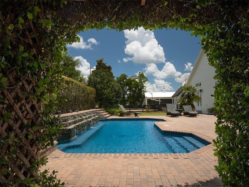 En Venta: $2,095,000 (4 camas, 3 baños, 4895 Pies cuadrados)