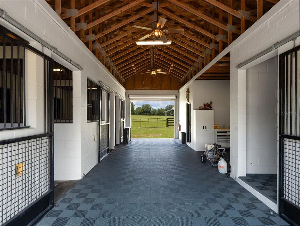 En Venta: $2,095,000 (4 camas, 3 baños, 4895 Pies cuadrados)