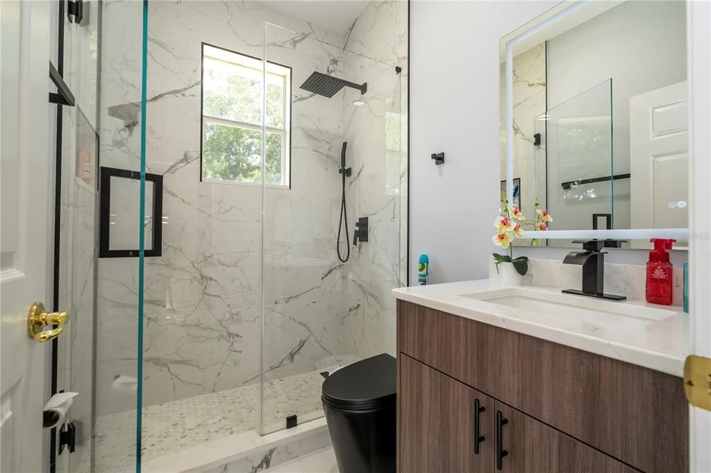 En Venta: $1,100,000 (5 camas, 4 baños, 2928 Pies cuadrados)