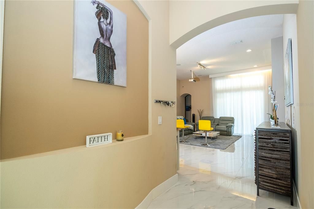 En Venta: $1,100,000 (5 camas, 4 baños, 2928 Pies cuadrados)