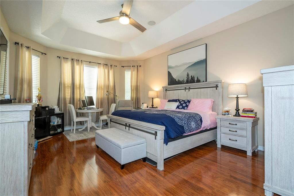 En Venta: $1,100,000 (5 camas, 4 baños, 2928 Pies cuadrados)