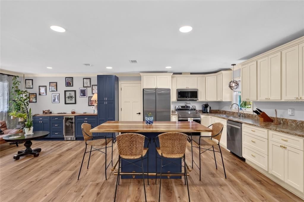 На продажу: $439,000 (3 спален, 2 ванн, 1664 Квадратных фут)