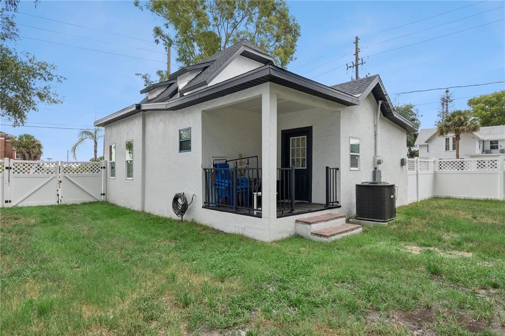 На продажу: $315,000 (3 спален, 2 ванн, 1408 Квадратных фут)