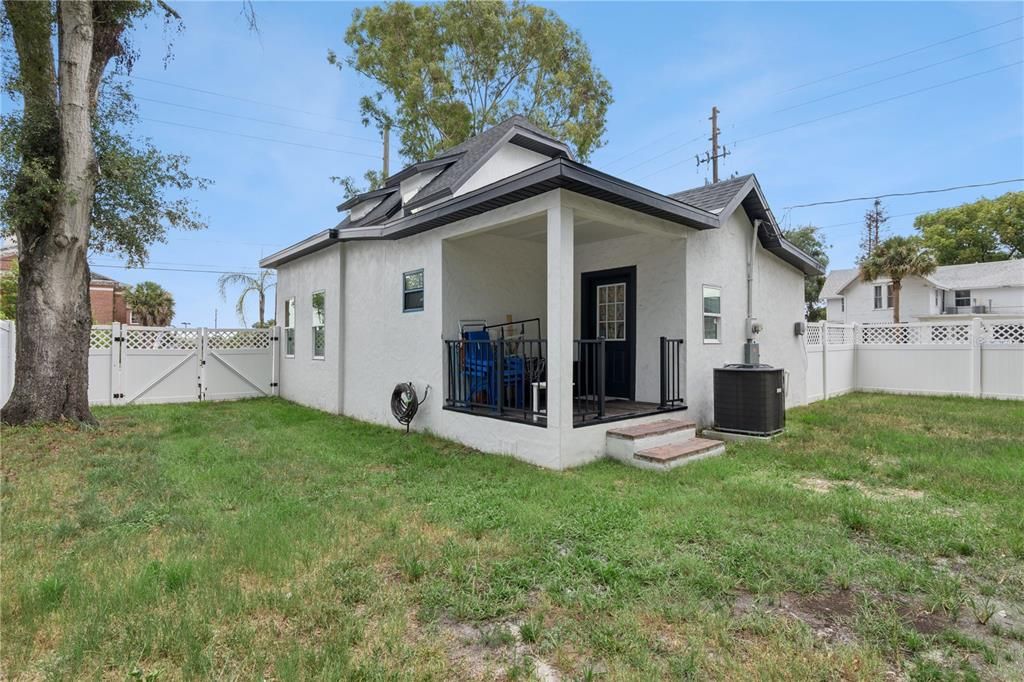 На продажу: $315,000 (3 спален, 2 ванн, 1408 Квадратных фут)