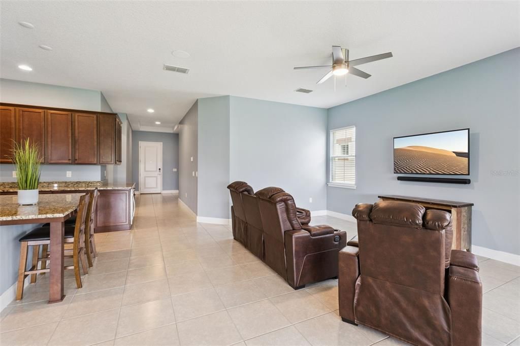For Sale: $412,500 (3 beds, 2 baths, 1863 Square Feet)