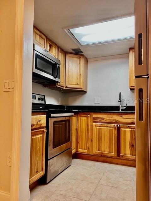 На продажу: $99,000 (1 спален, 1 ванн, 625 Квадратных фут)