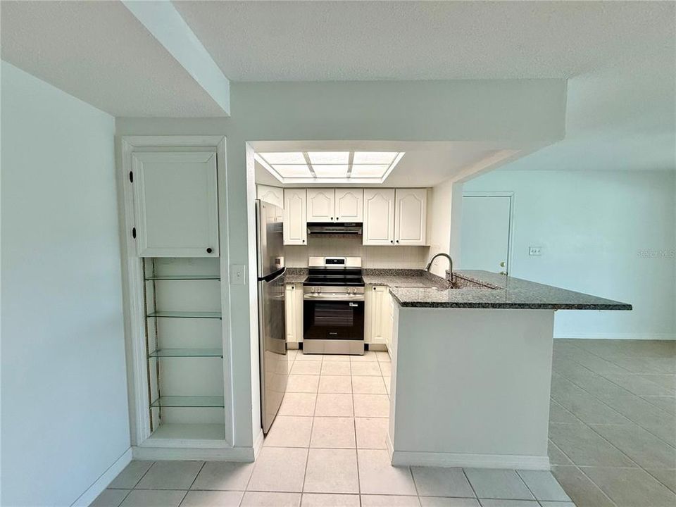 For Rent: $1,400 (2 beds, 2 baths, 1104 Square Feet)