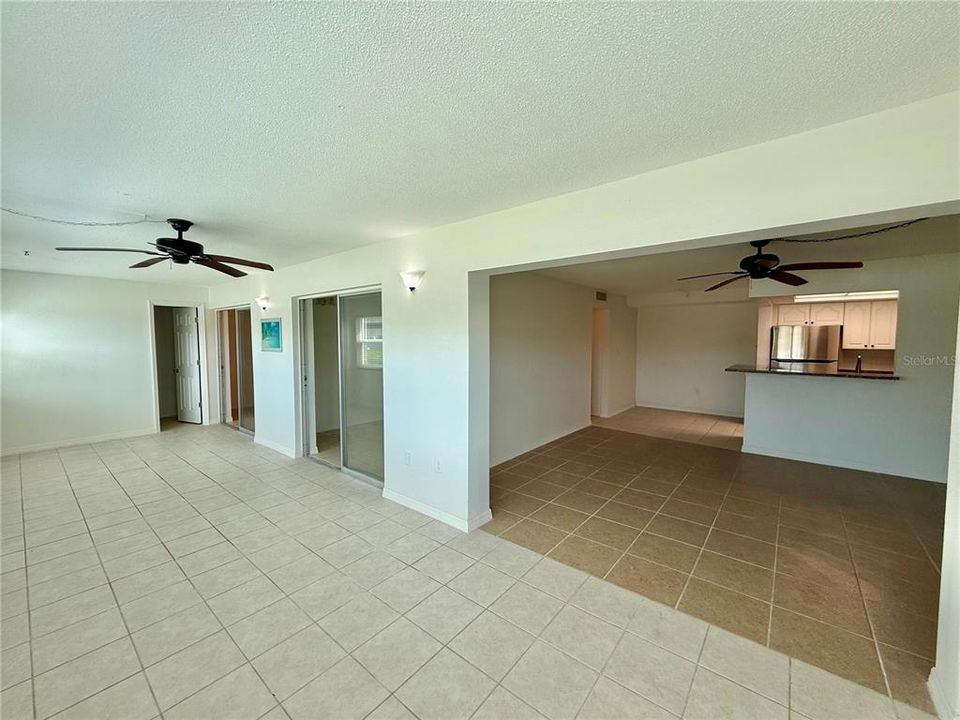 For Rent: $1,400 (2 beds, 2 baths, 1104 Square Feet)