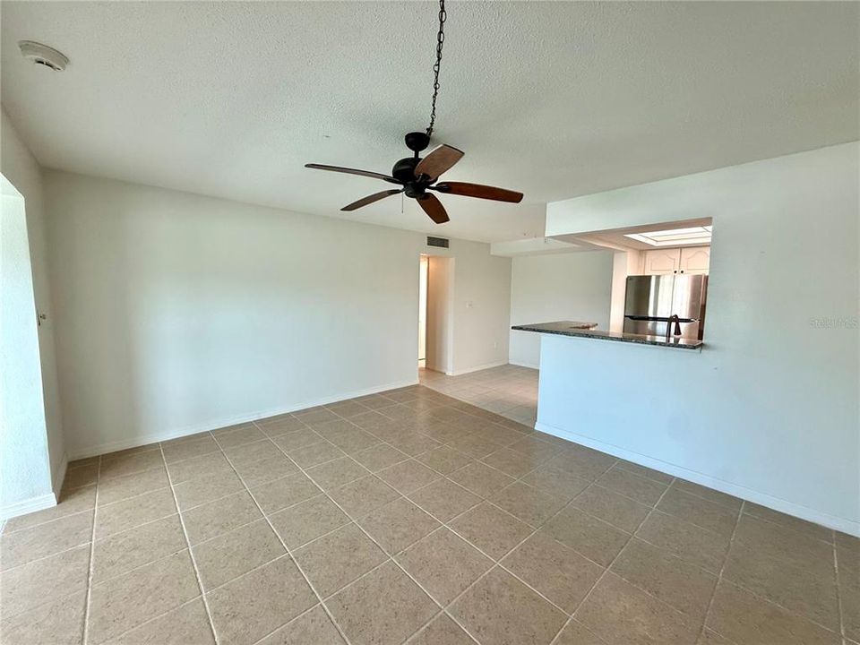 For Rent: $1,400 (2 beds, 2 baths, 1104 Square Feet)