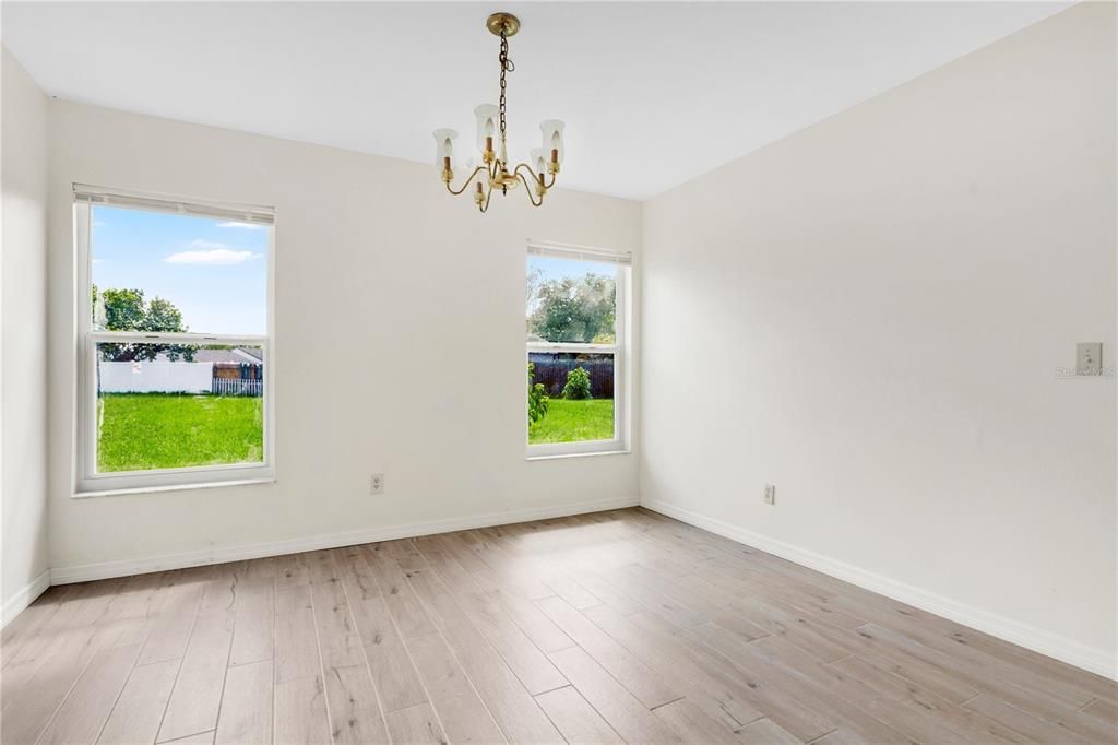 На продажу: $395,000 (3 спален, 2 ванн, 1460 Квадратных фут)