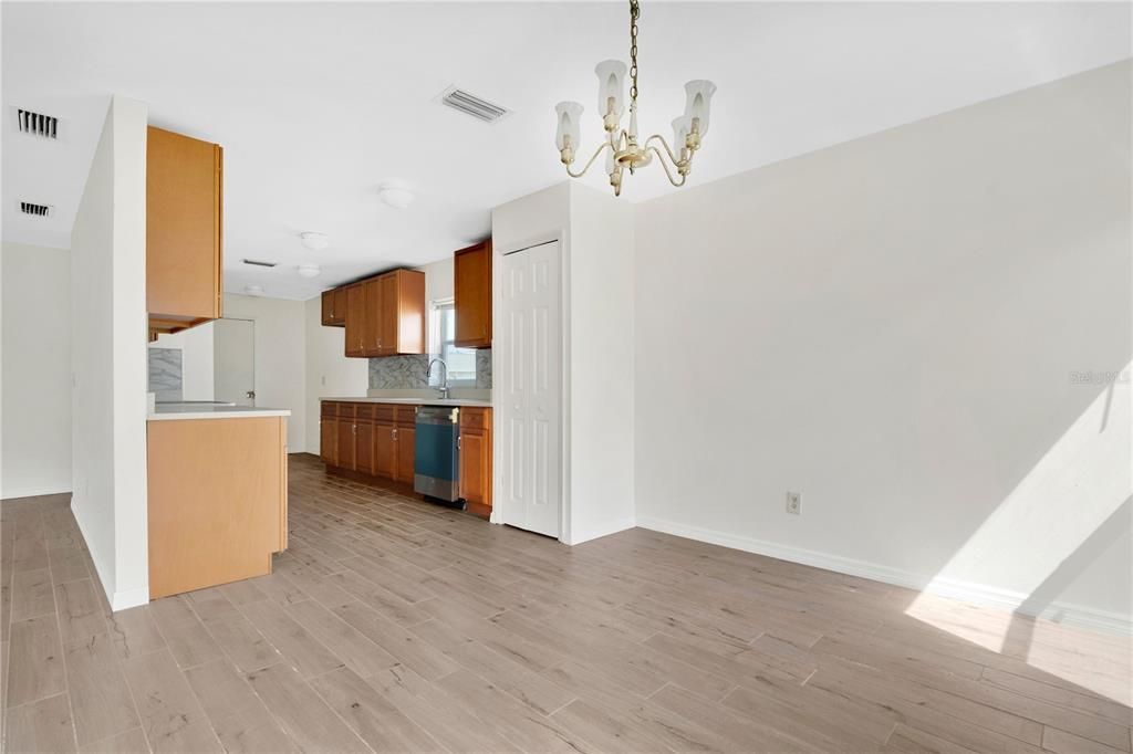 На продажу: $395,000 (3 спален, 2 ванн, 1460 Квадратных фут)