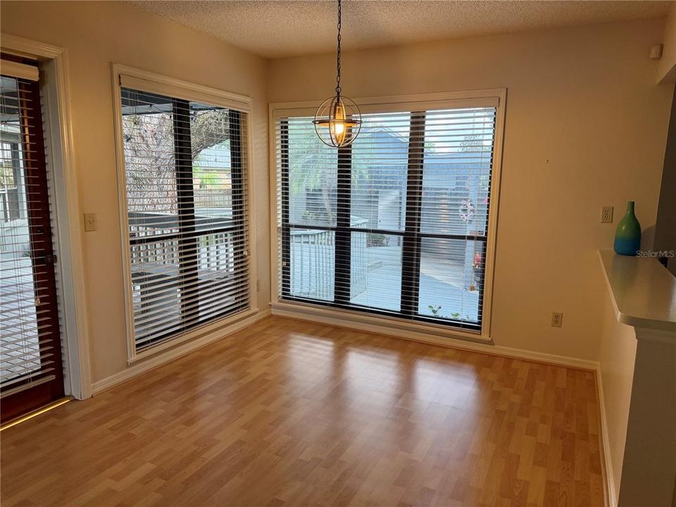 En Venta: $860,000 (3 camas, 2 baños, 2777 Pies cuadrados)