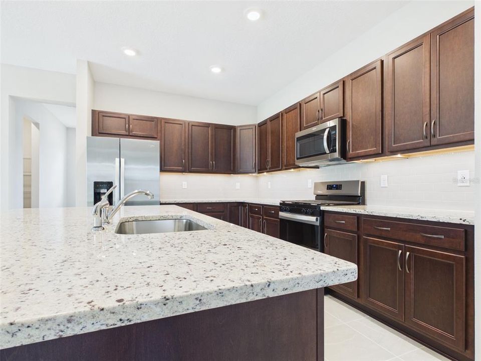 For Rent: $3,200 (4 beds, 3 baths, 2671 Square Feet)