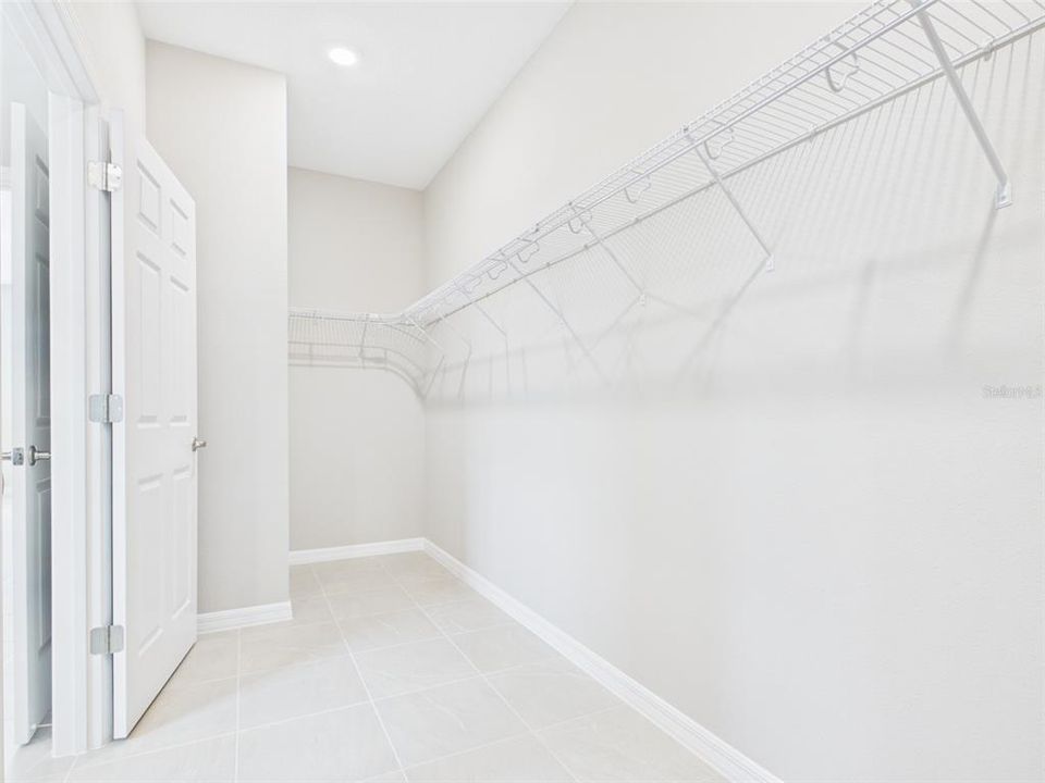 For Rent: $3,200 (4 beds, 3 baths, 2671 Square Feet)