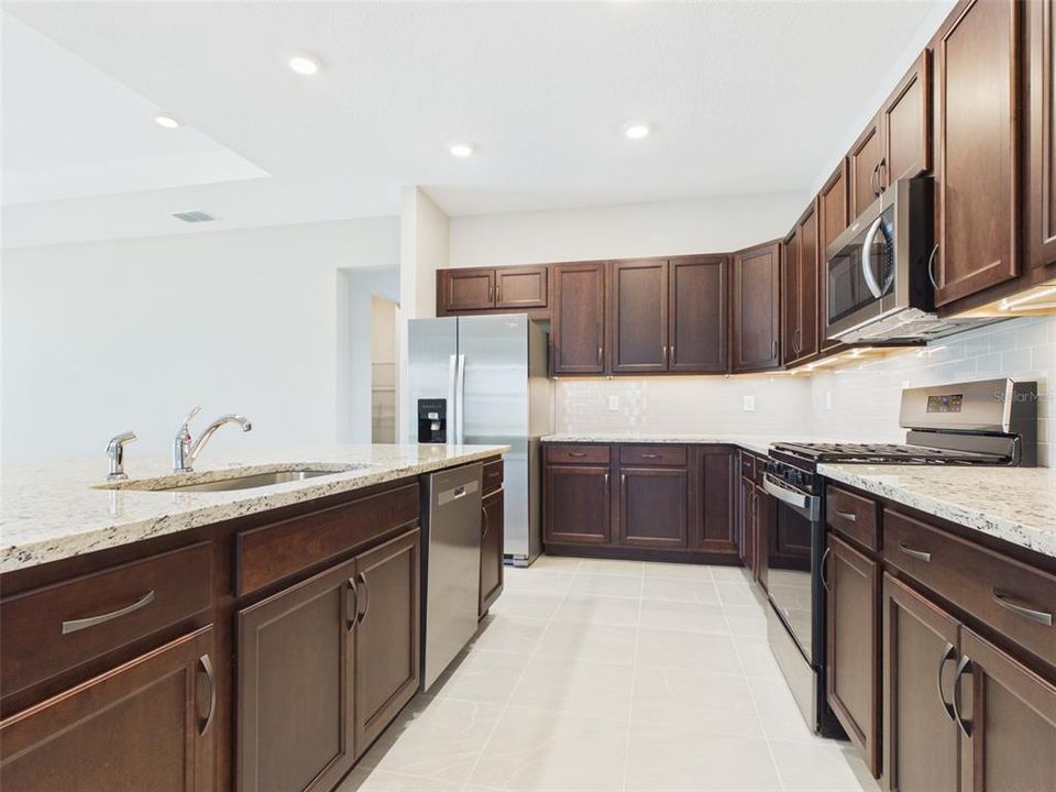 For Rent: $3,200 (4 beds, 3 baths, 2671 Square Feet)