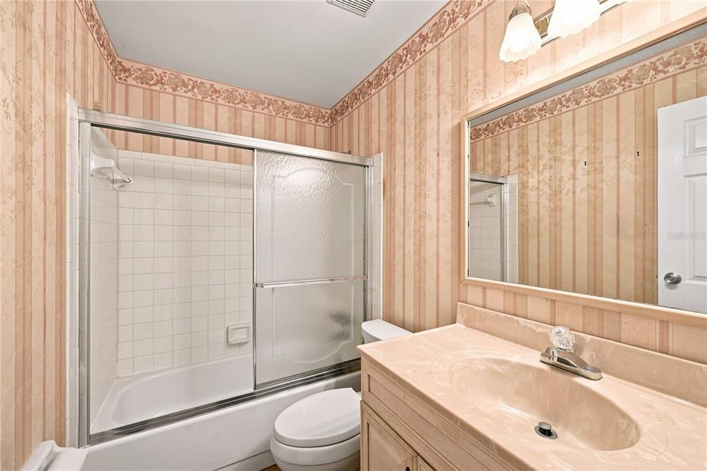 : $350,000 (5 спален, 2 ванн, 1884 Квадратных фут)