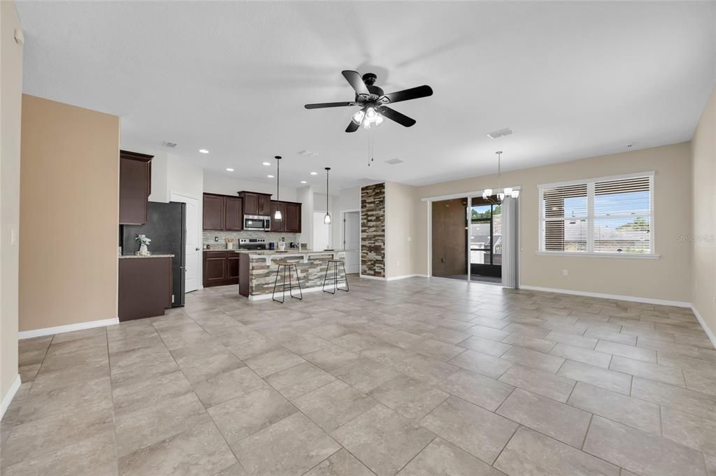 For Sale: $305,000 (3 beds, 2 baths, 1847 Square Feet)