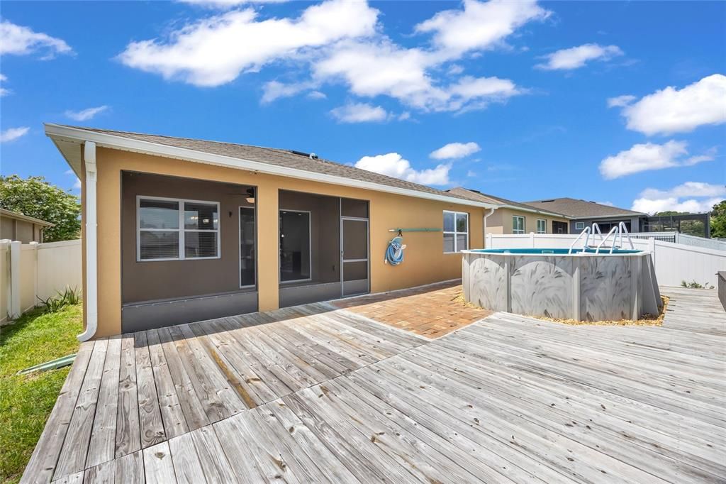 For Sale: $305,000 (3 beds, 2 baths, 1847 Square Feet)