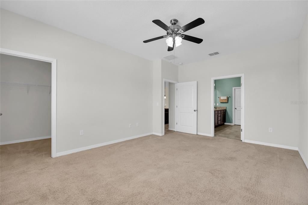 For Sale: $305,000 (3 beds, 2 baths, 1847 Square Feet)