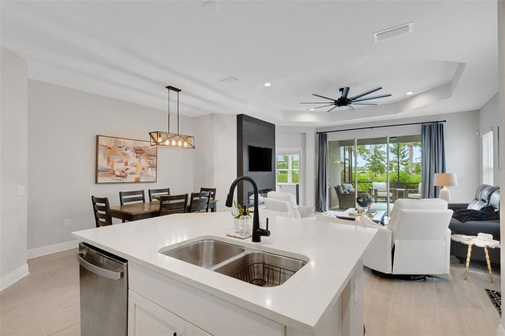 En Venta: $379,900 (2 camas, 2 baños, 1525 Pies cuadrados)