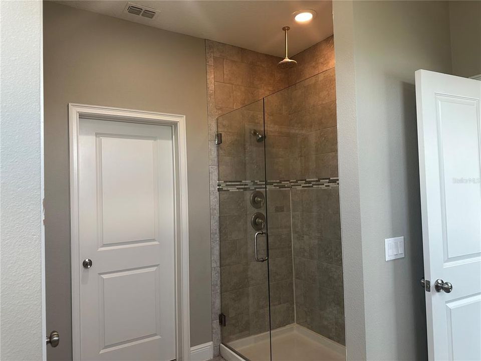 For Rent: $3,200 (3 beds, 3 baths, 2096 Square Feet)
