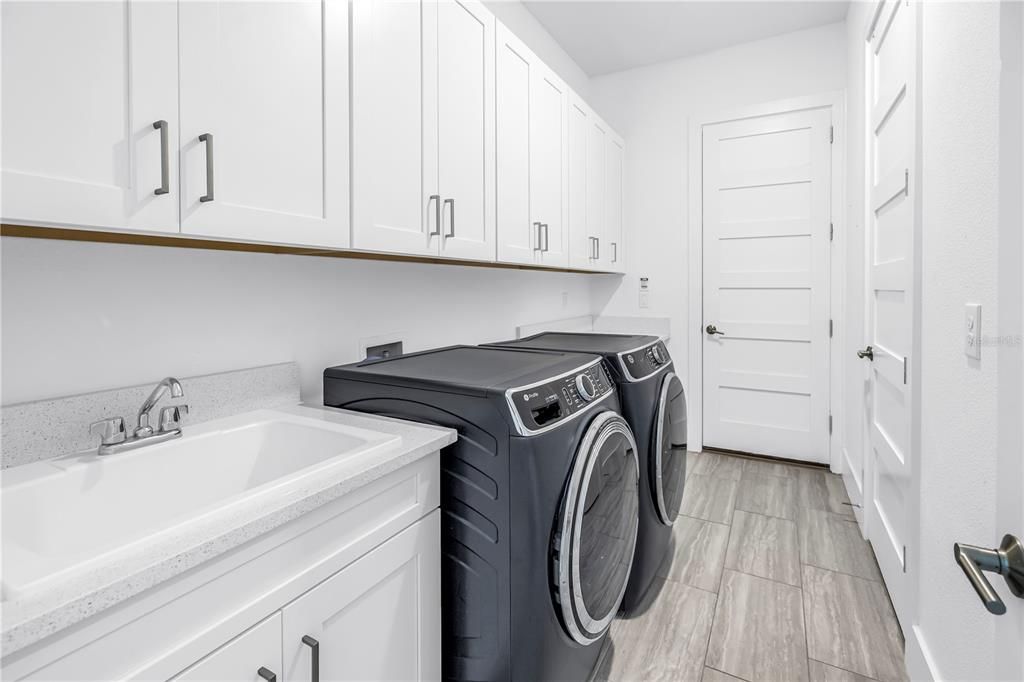 В аренду: $8,500 (4 спален, 3 ванн, 2581 Квадратных фут)