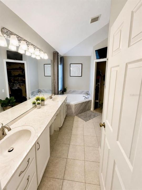 For Sale: $495,000 (4 beds, 2 baths, 2085 Square Feet)