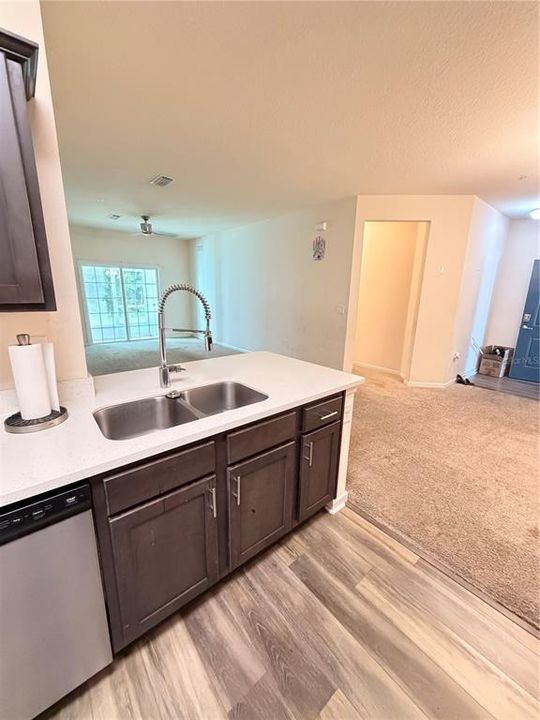 For Sale: $169,169 (2 beds, 2 baths, 1101 Square Feet)