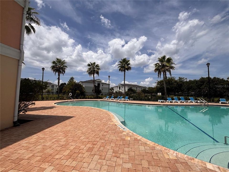 For Sale: $169,169 (2 beds, 2 baths, 1101 Square Feet)