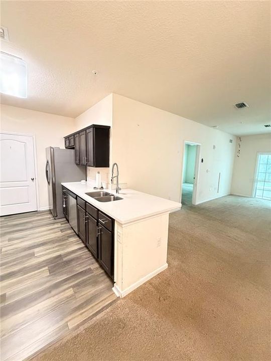 For Sale: $169,169 (2 beds, 2 baths, 1101 Square Feet)