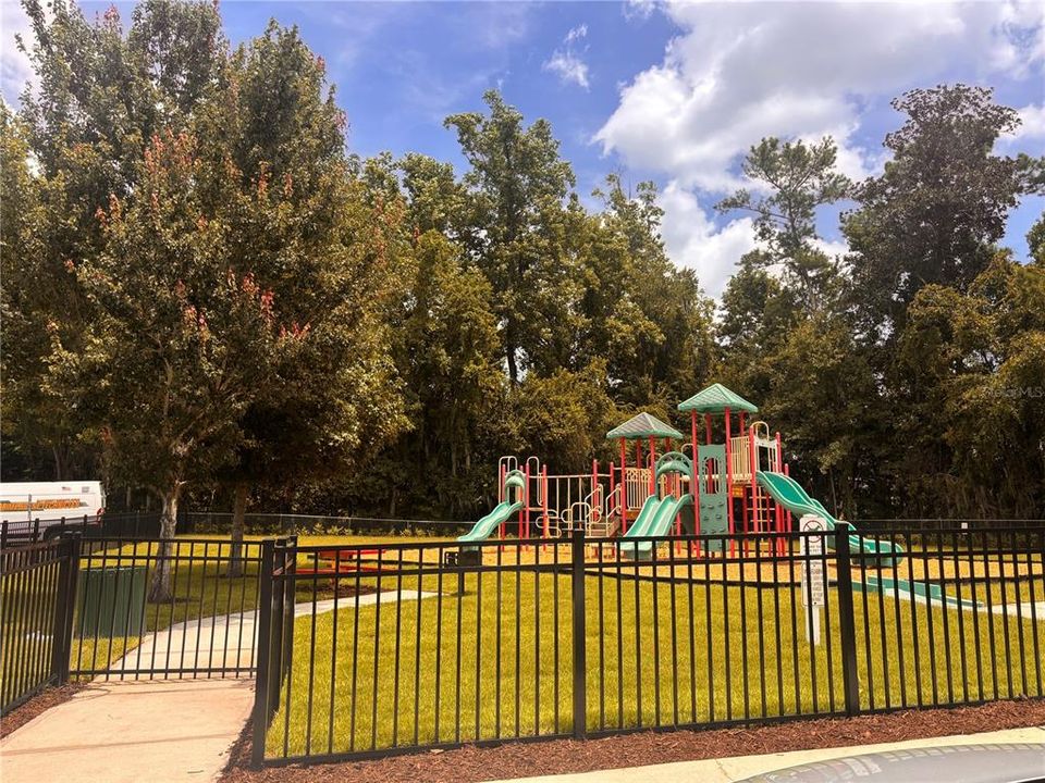For Sale: $169,169 (2 beds, 2 baths, 1101 Square Feet)