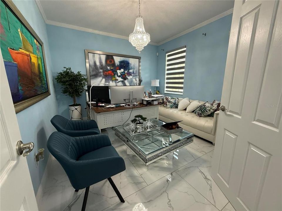 Activo con contrato: $3,400 (5 camas, 3 baños, 3054 Pies cuadrados)