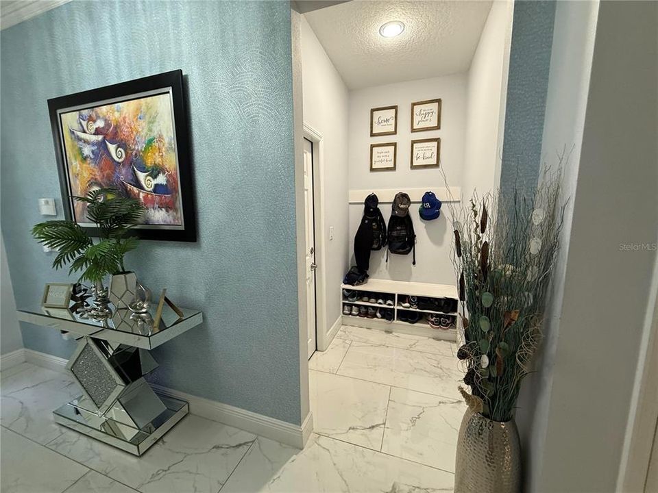 Activo con contrato: $3,400 (5 camas, 3 baños, 3054 Pies cuadrados)