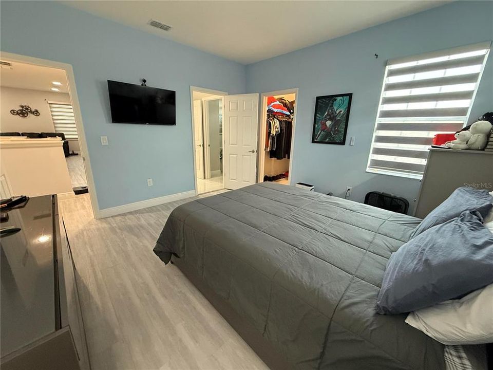 Activo con contrato: $3,400 (5 camas, 3 baños, 3054 Pies cuadrados)