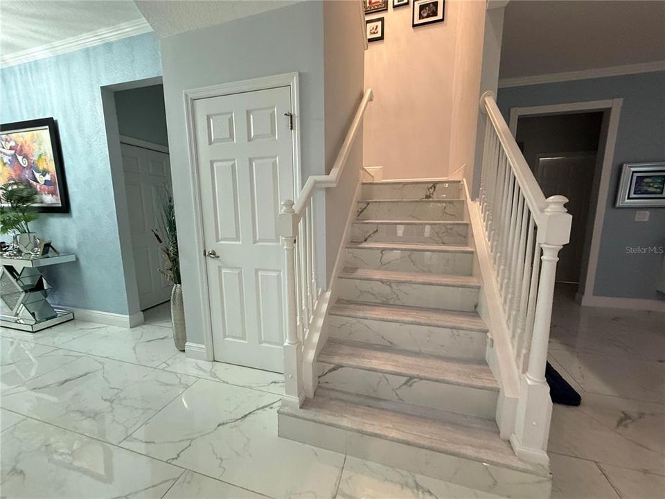 Activo con contrato: $3,400 (5 camas, 3 baños, 3054 Pies cuadrados)
