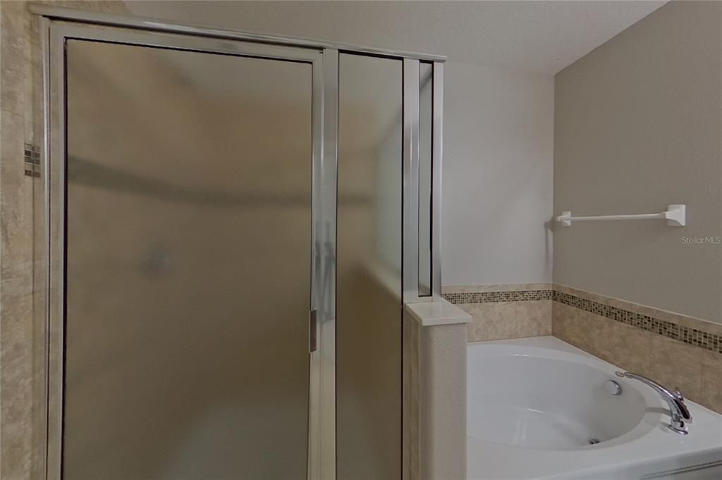 En Renta: $2,299 (4 camas, 2 baños, 1972 Pies cuadrados)