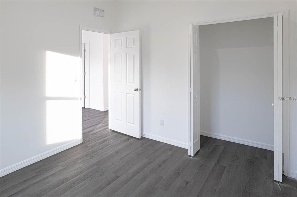 В аренду: $2,150 (4 спален, 2 ванн, 1695 Квадратных фут)