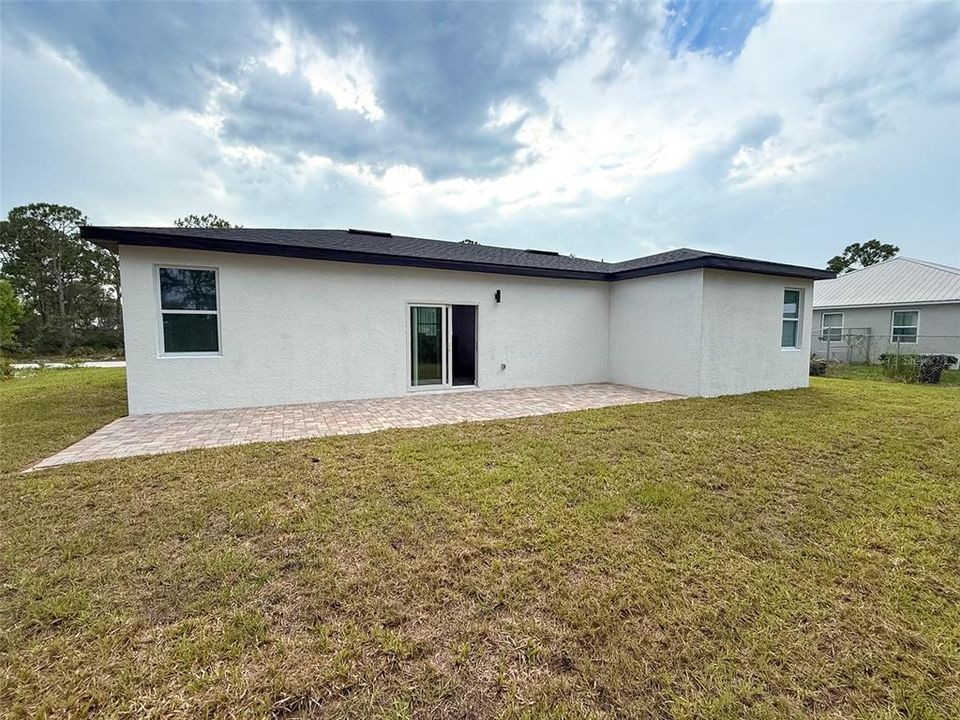 For Rent: $1,900 (3 beds, 2 baths, 1270 Square Feet)