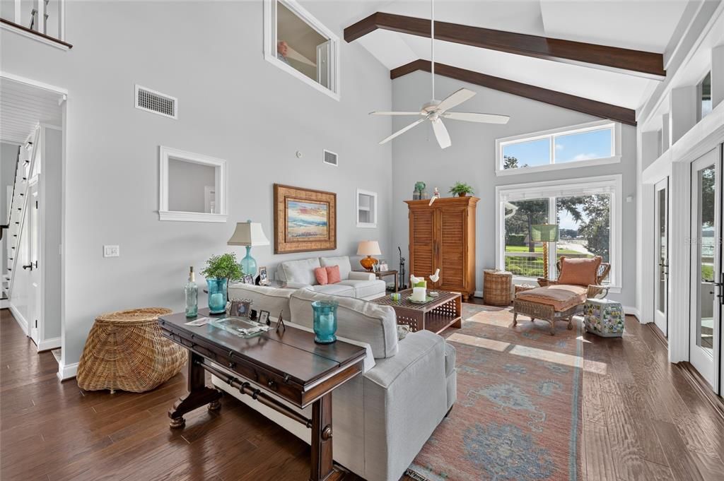 En Venta: $1,675,000 (4 camas, 3 baños, 3078 Pies cuadrados)