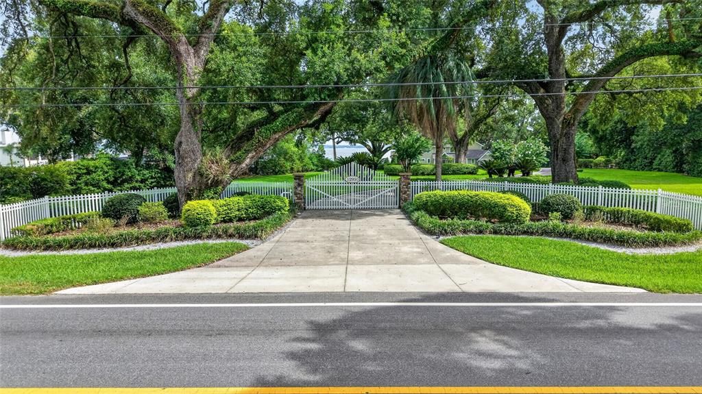 En Venta: $1,675,000 (4 camas, 3 baños, 3078 Pies cuadrados)