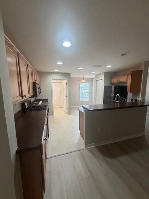 For Rent: $1,900 (3 beds, 2 baths, 1576 Square Feet)