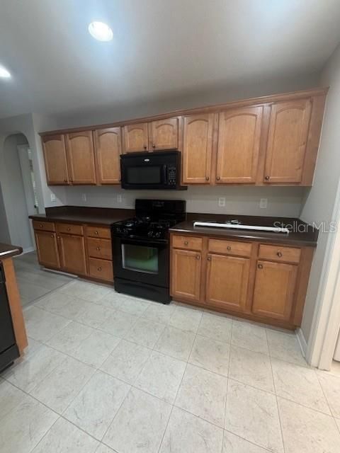 For Rent: $1,900 (3 beds, 2 baths, 1576 Square Feet)