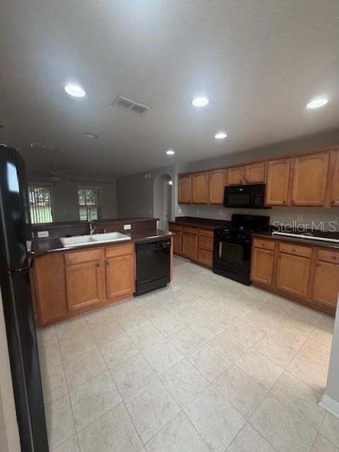 For Rent: $1,900 (3 beds, 2 baths, 1576 Square Feet)