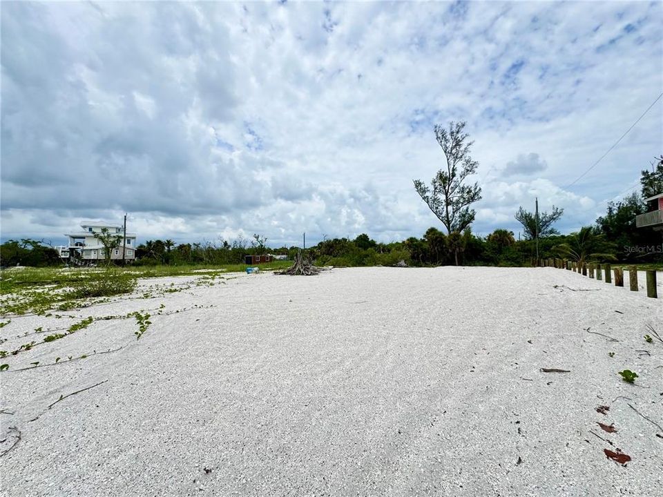 На продажу: $1,000,000 (0.13 acres)
