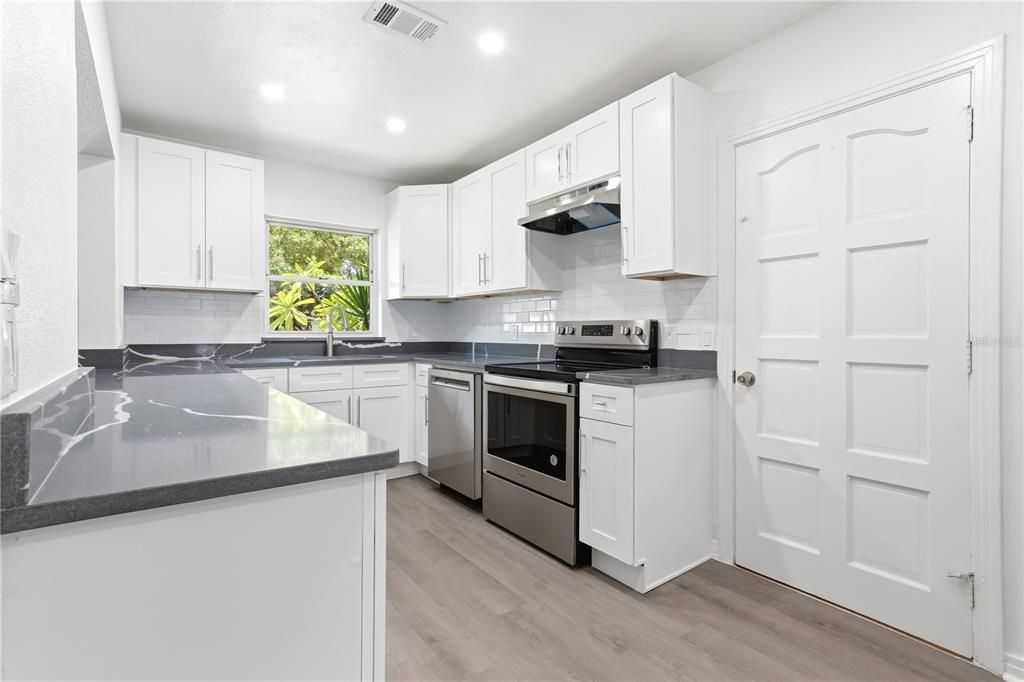 En Venta: $429,000 (3 camas, 2 baños, 1434 Pies cuadrados)