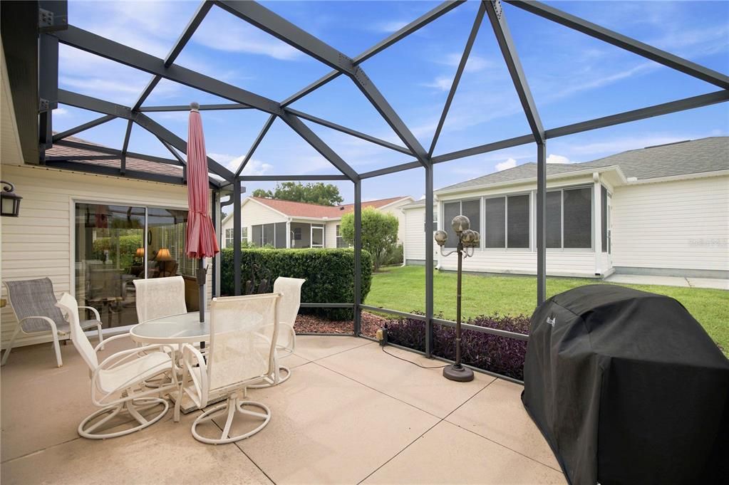 Activo con contrato: $325,000 (3 camas, 2 baños, 1545 Pies cuadrados)