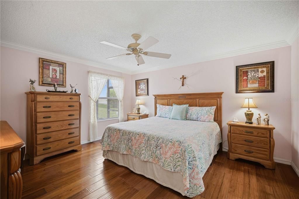 Activo con contrato: $325,000 (3 camas, 2 baños, 1545 Pies cuadrados)