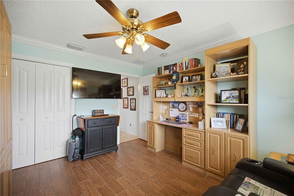 Activo con contrato: $325,000 (3 camas, 2 baños, 1545 Pies cuadrados)