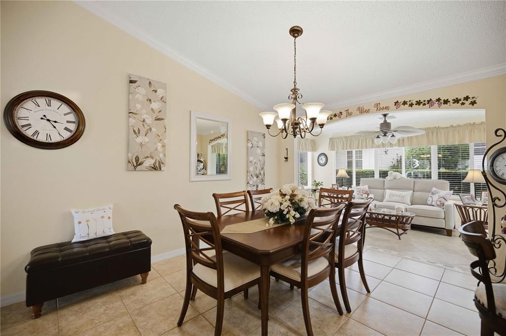Activo con contrato: $325,000 (3 camas, 2 baños, 1545 Pies cuadrados)