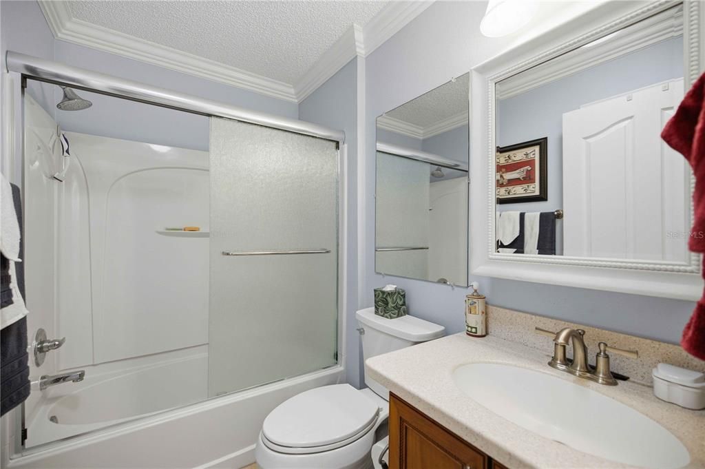 Activo con contrato: $325,000 (3 camas, 2 baños, 1545 Pies cuadrados)